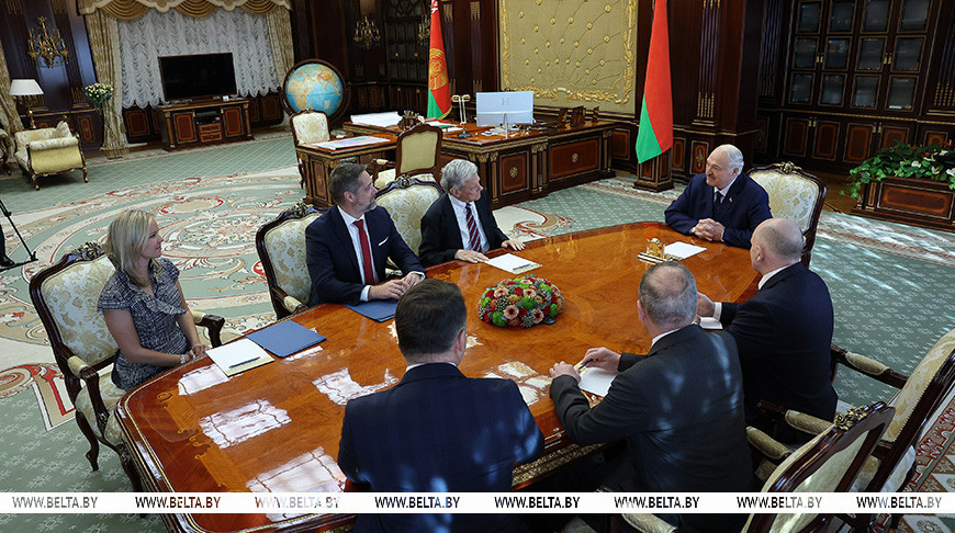 Лукашенко провел переговоры со спецпосланником США Коулом