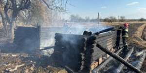 Сжигал мусор — лишился сарая: пожар в Мстиславском районе