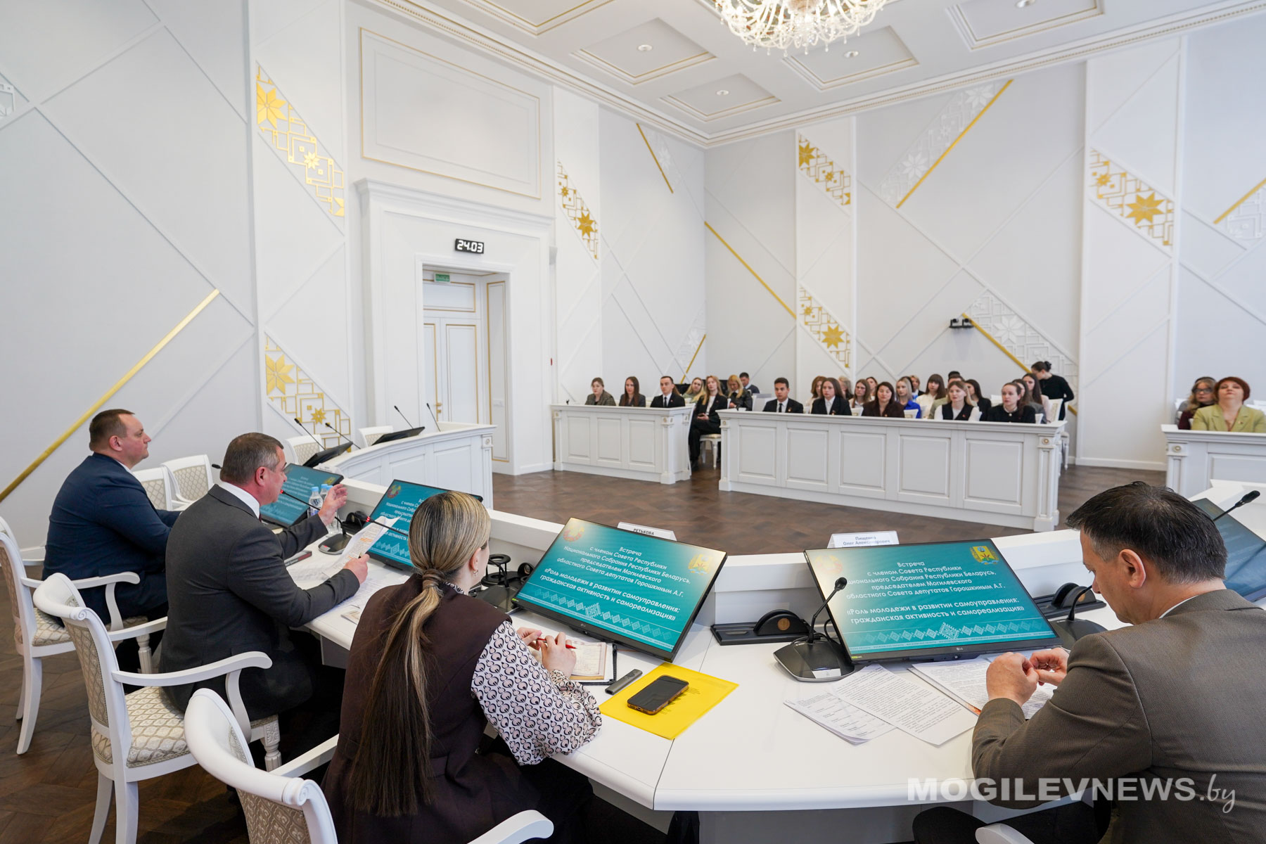 Узнали, о чем говорили на встрече с Александром Горошкиным члены Молодежного совета при Совете Республики Национального собрания Беларуси
