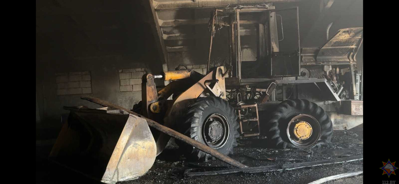 Погрузчик «Амкодор» горел в Дрибинском районе