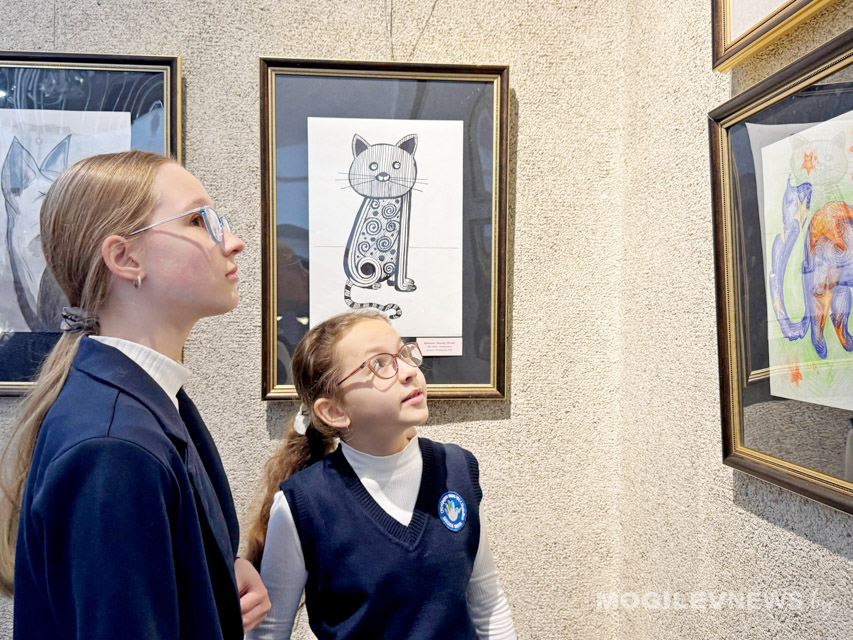 В областном музее открылась выставка детского творчества «Мартовские коты. Любовь. Весна. Цветы». Фото