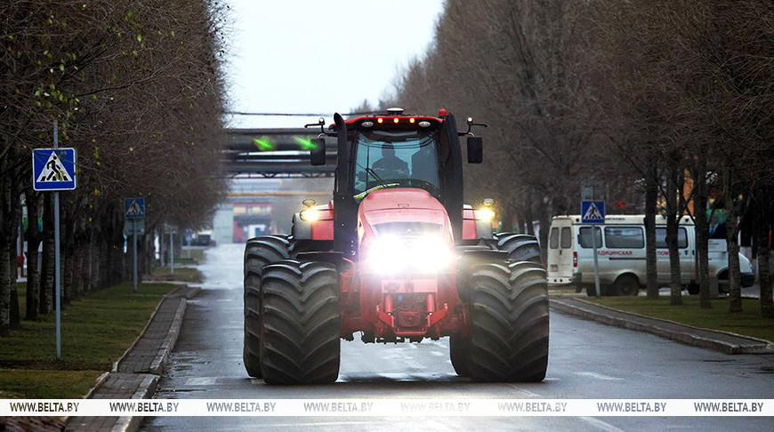 В Беларуси упростили регистрацию тракторов и самоходной техники