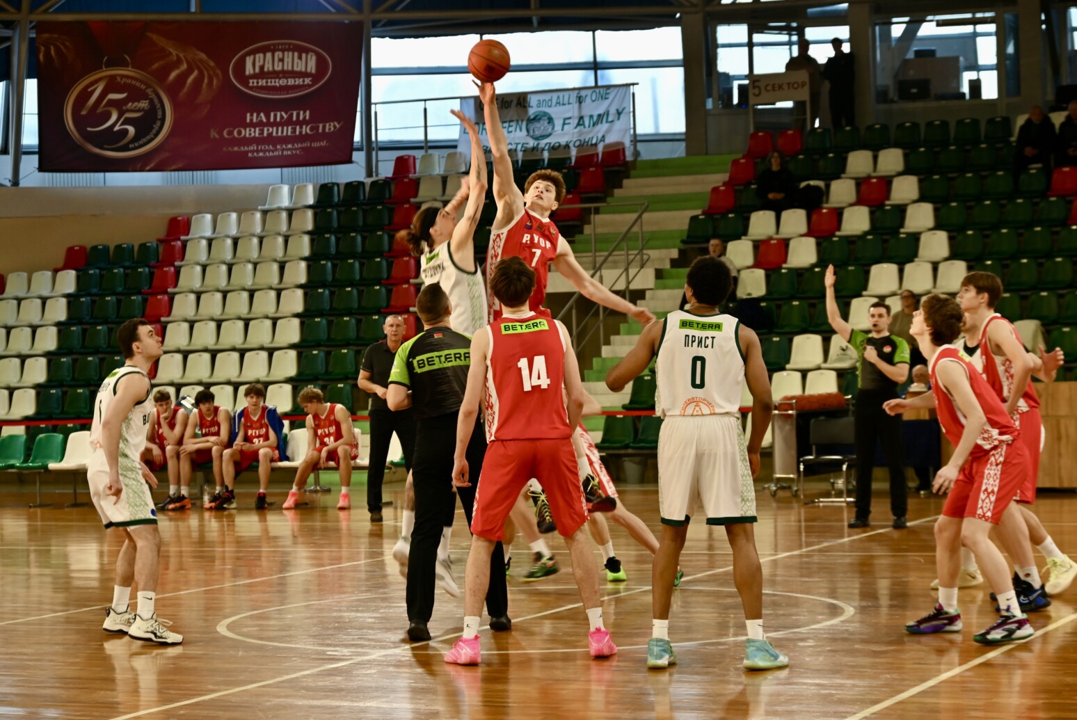 «Борисфен» разгромил «РГУОР» в домашнем матче и поднялся на второе место в турнирной таблице 