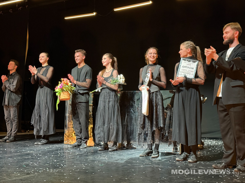 «Шинель. Гоголь»: в Могилеве показали хореографическую притчу о «маленьком человеке». Фото