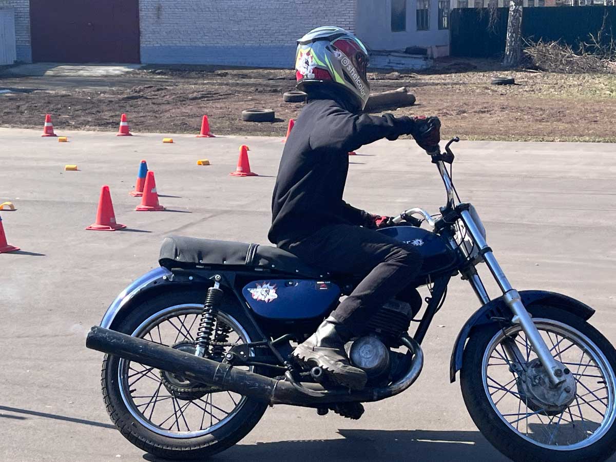 От ПДД до трассы: как проходят мотосоревнования в Могилеве