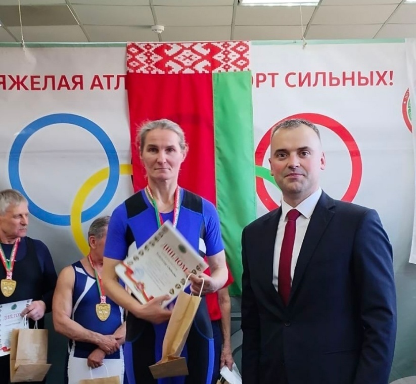 Кондуктор из Могилева завоевала золото на чемпионате Беларуси по тяжелой атлетике