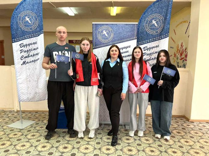 Лето с пользой: молодежь Климовичей готовится к третьему трудовому семестру