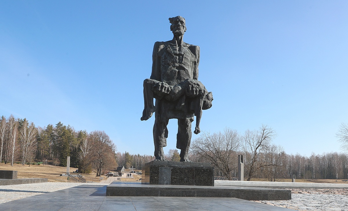 Звон скорби: 22 марта в Беларуси отдают дань памяти жертвам трагедии в Хатыни