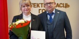 Поздравительную открытку от Президента получила главная медсестра управления ГКСЭ по Могилевской области