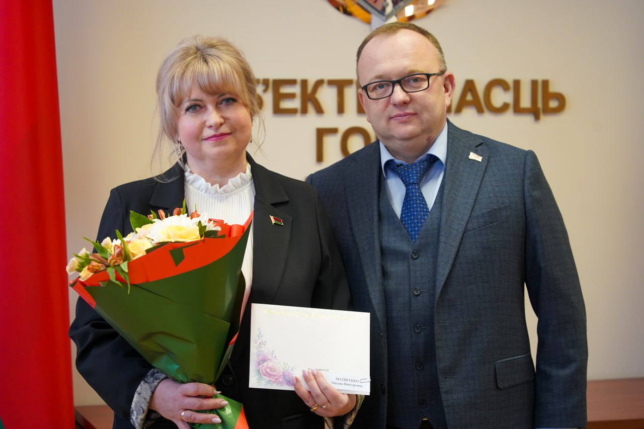 Поздравительную открытку от Президента получила главная медсестра управления ГКСЭ по Могилевской области