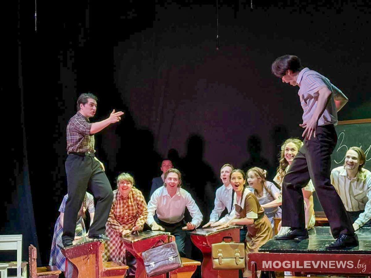 «Завтра была война» Ульяновского молодежного театра покорила Могилев на форуме «M.@rt.контакт-2026»