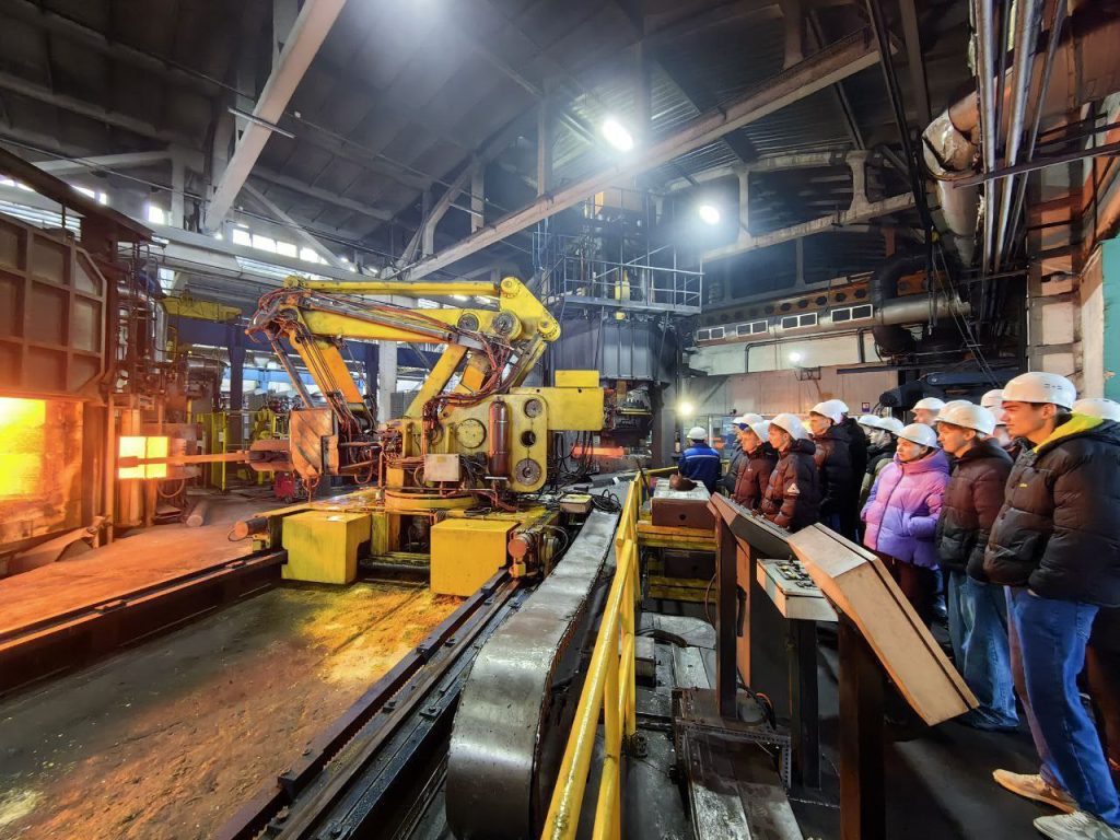 Студенты могилевского колледжа побывали на металлургическом заводе