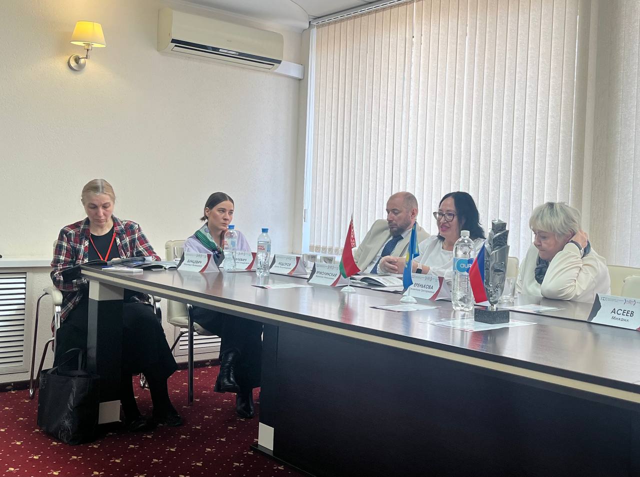 Спектакли седьмого дня «М.@rt.контакта» обсудили за круглым столом