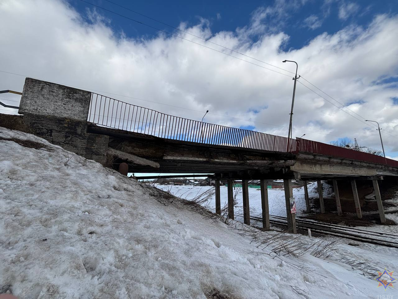 В Бобруйске ограничили движение из-за угрозы обрушения путепровода на Карла Маркса
