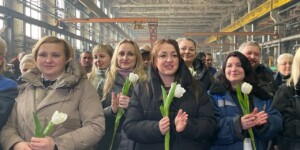 На Могилевском вагоностроительном заводе поздравили прекрасную половину коллектива