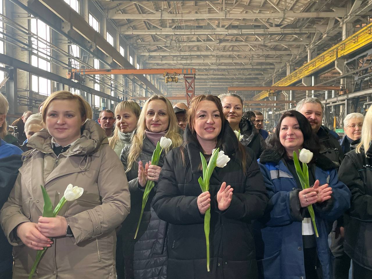 На Могилевском вагоностроительном заводе поздравили прекрасную половину коллектива