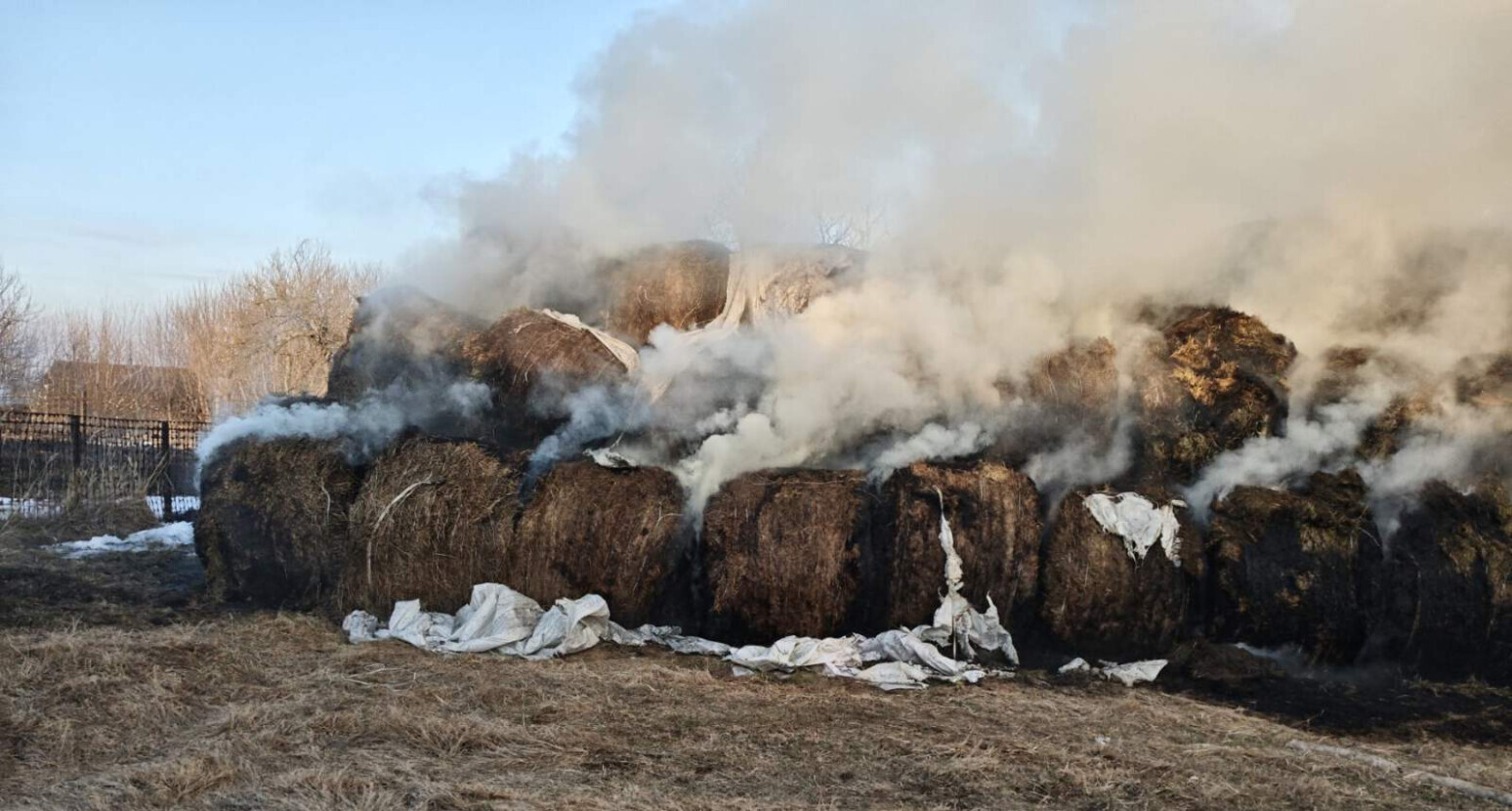 27 тонн сена сгорело в Быхове