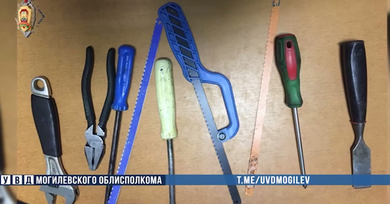 Сейф не спас: в Бобруйске похитили выручку из магазина