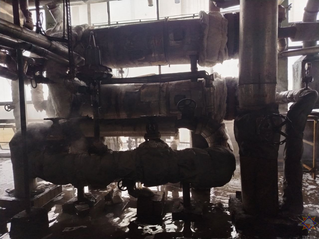 На «Могилевхимволокно» пожарные ликвидировали загорание в химическом цехе