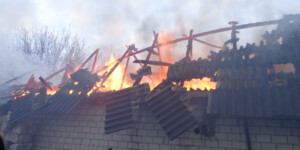 Мужчина погиб под обрушившимися конструкциями при пожаре в Бобруйском районе