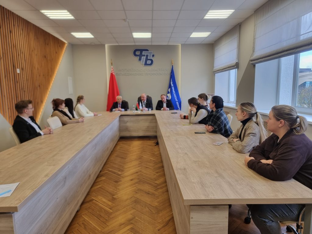 Профсоюзные активисты обсудили последствия аварии на Чернобыльской АЭС