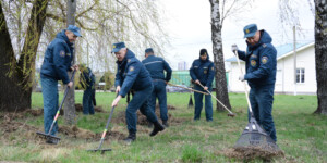 Спасатели Могилевщины активно поработали на субботнике