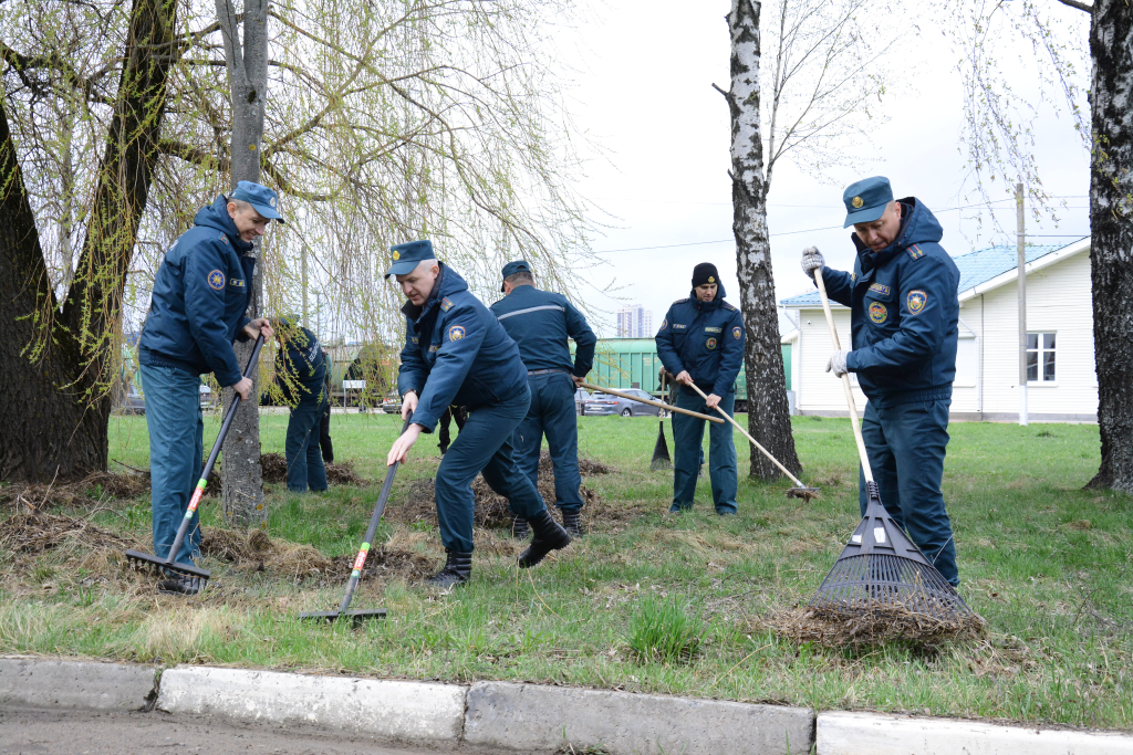 Спасатели Могилевщины активно поработали на субботнике