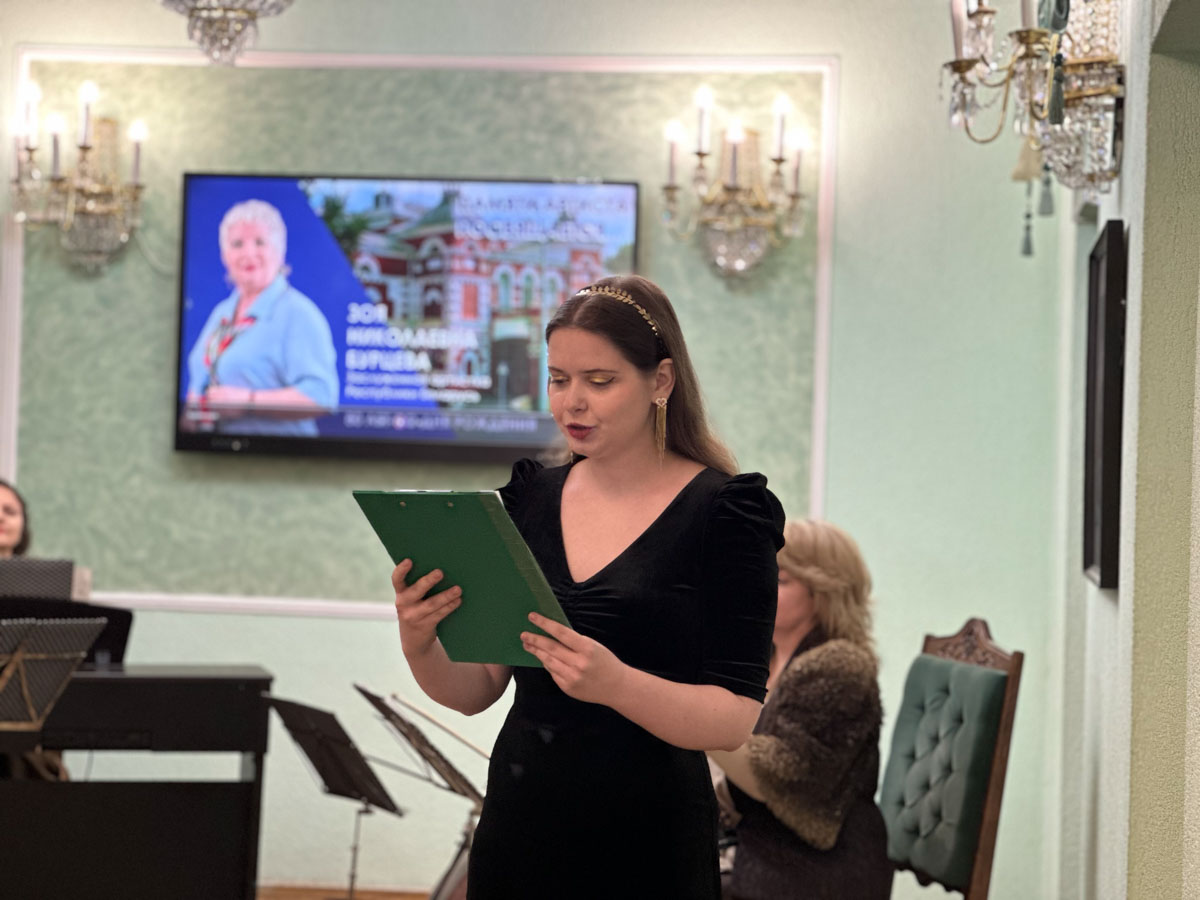 80 лет со дня рождения Зои Бурцевой: как в драмтеатре почтили легенду сцены