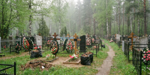 Сжигание мусора на кладбищах под запретом: МЧС предупреждает о риске пожаров перед Радуницей