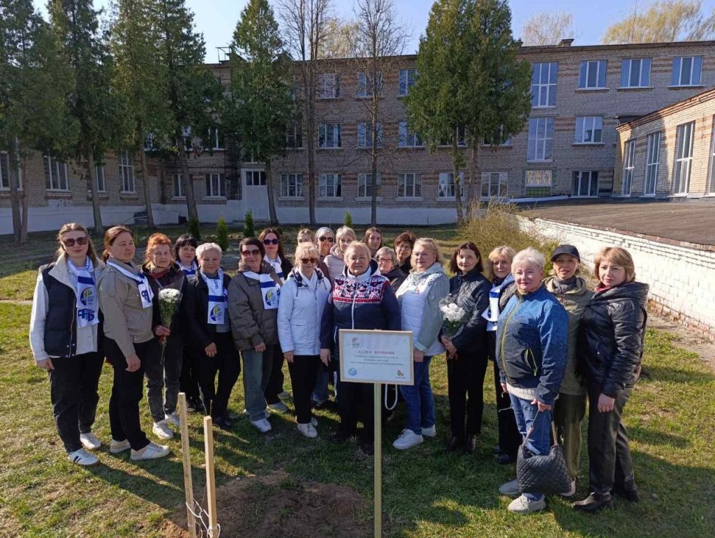 Аллея ветеранов, в честь женщин-учителей, прошедших войну, появилась в Осиповичах