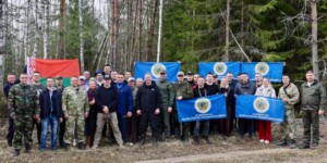 Не только порядок, но и лес: сотрудники охраны высадили молодые деревья в Быховском районе