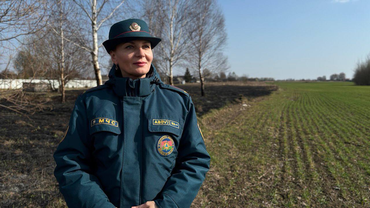 МЧС напоминает: жечь мусор можно только по правилам, а стихийные свалки — под запретом