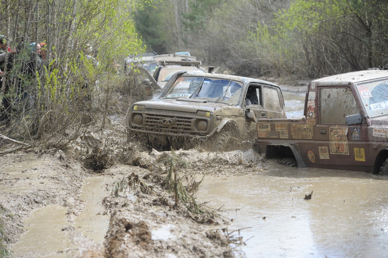 Драйв. Грязь. Приключения: в Бобруйском районе громко и с размахом прошло открытое первенство по джип-спринту