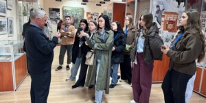 Более 40 представителей средств массовой информации и блогосферы провели один день в Хойниках