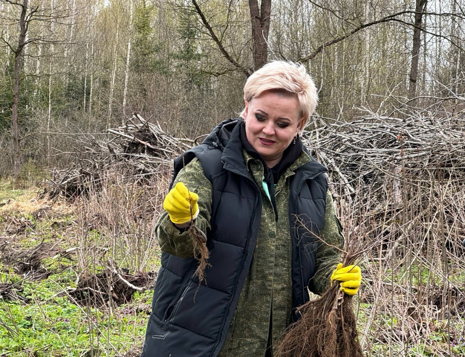 9 тысяч деревьев за день: как прошел субботник в лесничестве