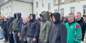 Могилевщина торжественно проводила в армию почти 170 новобранцев