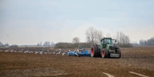 Весенние работы без травматизма: посевная под пристальным вниманием профсоюза