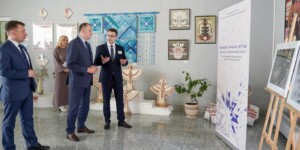 Искусство, традиции и молодые таланты: Анатолий Исаченко посетил Могилевский государственный колледж искусств. Фото