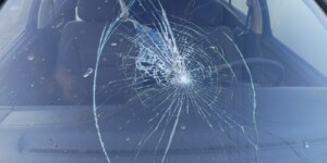 Пьяные танцы на чужом авто устроил могилевчанин