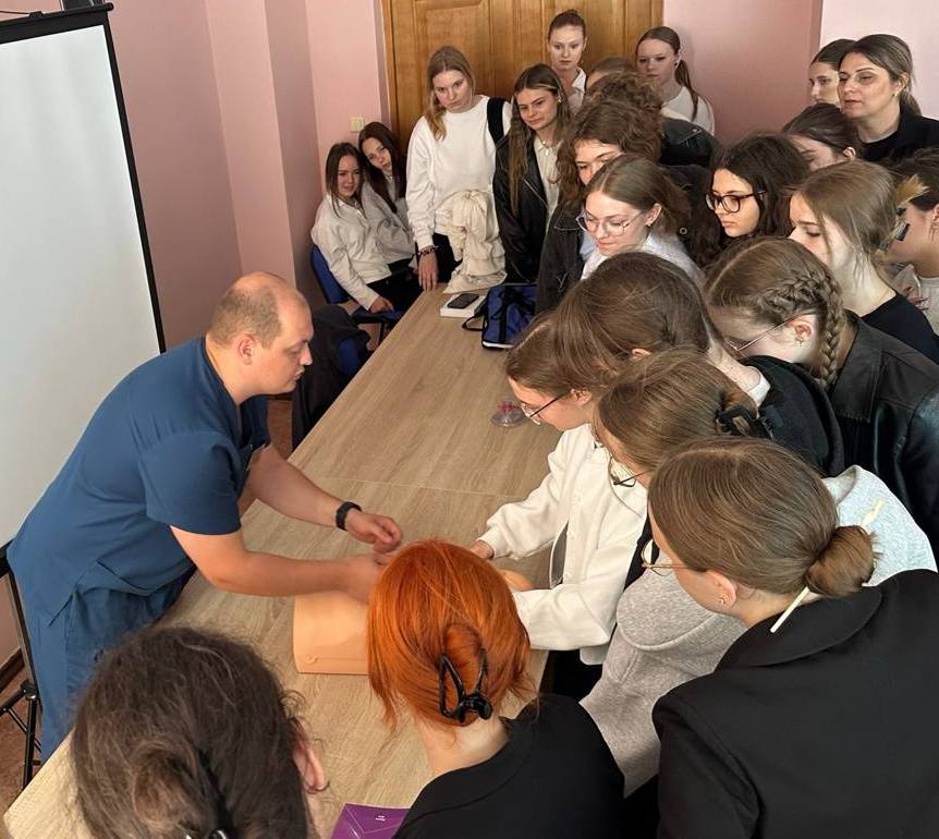 Профориентация: как бобруйских старшеклассников «заряжали» на профессию врача
