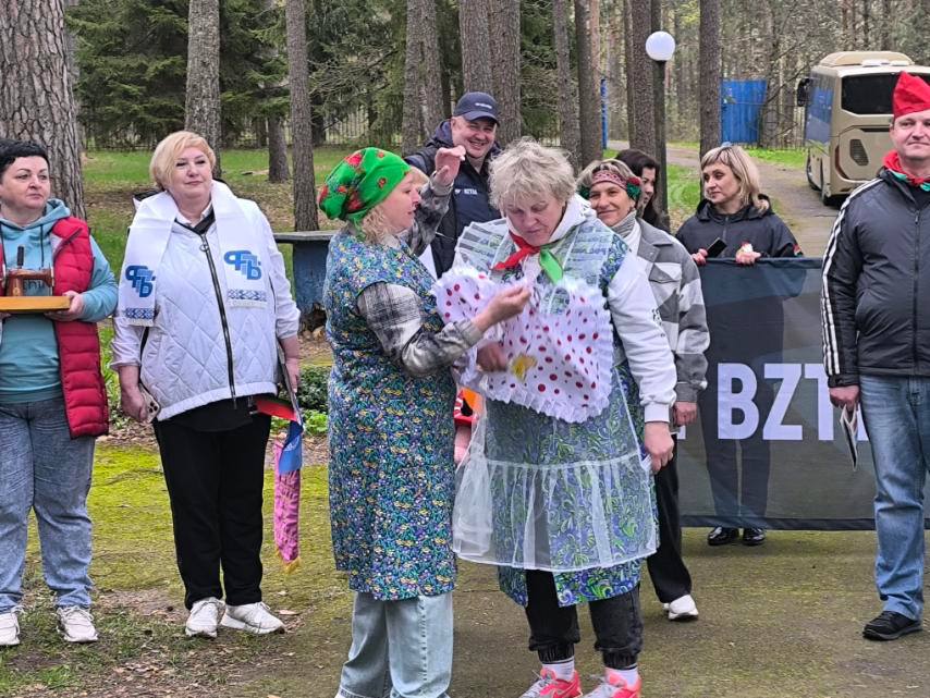 Женское лидерство и частушки у костра: «БЕЛПРОФМАШ» отметил Первомай на природе