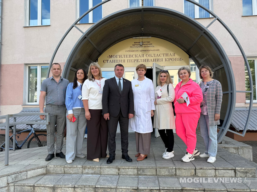 Активисты «Белой Руси» стали добровольными донорами крови. Фото