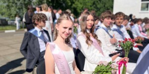 Последний звонок прозвенел для 61 выпускника ГУО «Средняя школа № 37 г. Могилева»