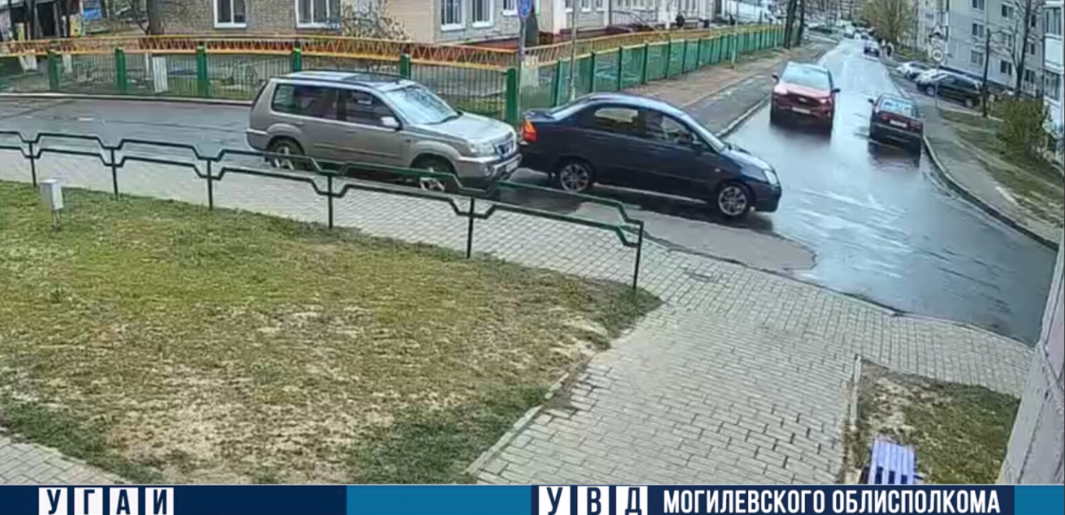 В Могилеве женщина скрылась после ДТП во дворе