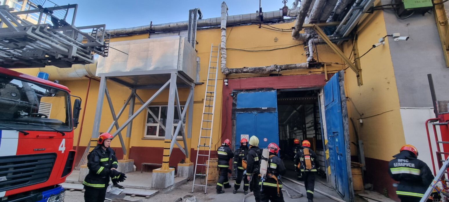 В Могилеве произошел пожар в цехе завода на Королева
