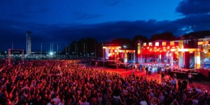 Десятки тысяч зрителей, музыка под открытым небом и атмосфера большого праздника: масштабный концерт «С А1 в ритме города М» прошел в Могилеве