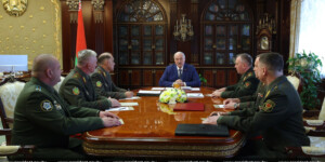 Лукашенко обозначил ключевые подходы при корректировке планов по строительству и развитию ВС 