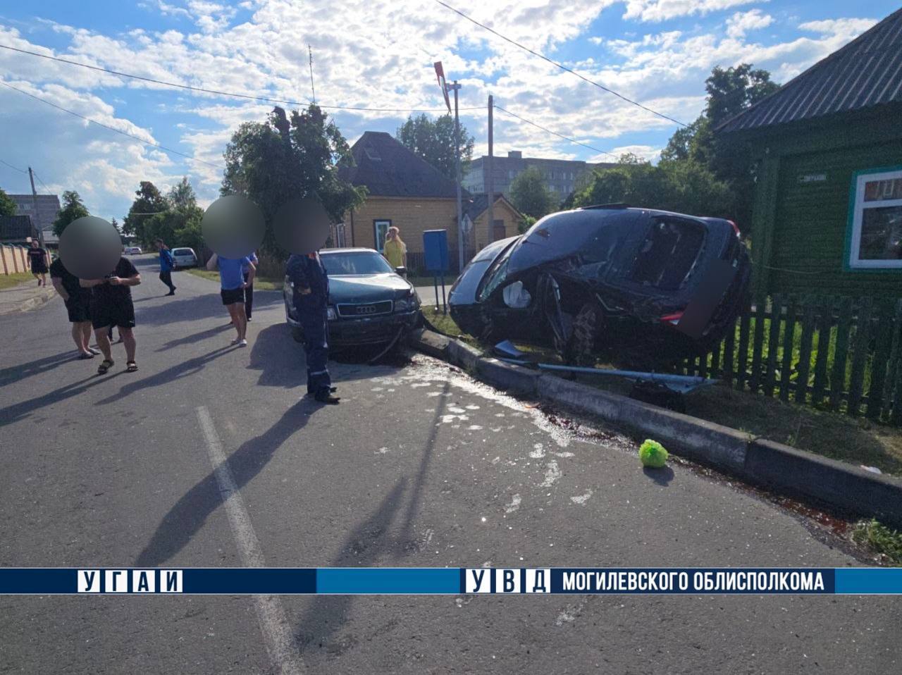 Не уступил дорогу: в Климовичах столкнулись Lada и Audi