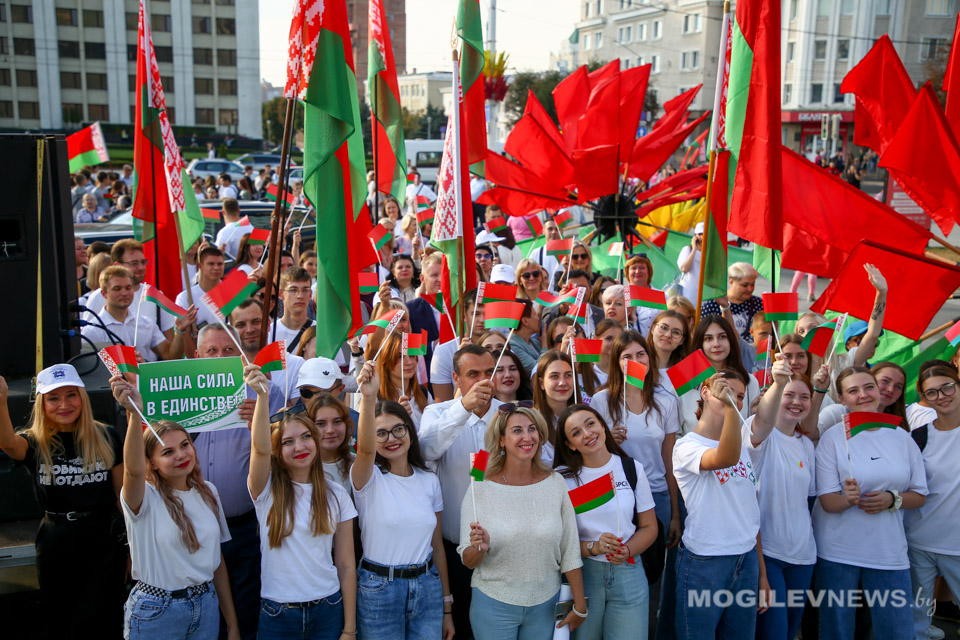 Поздравление с Днем молодежи и студенчества