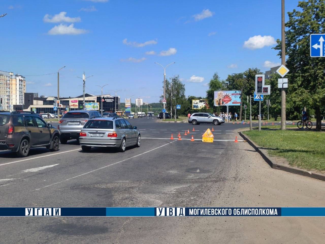 В Могилеве продолжается обновление дорожной разметки